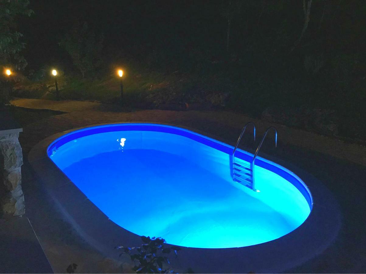 Holiday Home Deni Roč エクステリア 写真
